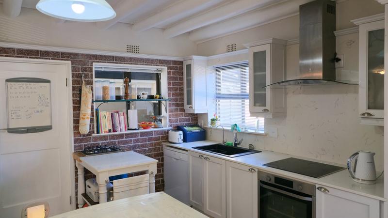 6 Bedroom Property for Sale in Fish Hoek Western Cape